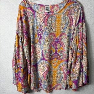 Ivy Jane Beautiful Floral Top Size M/L